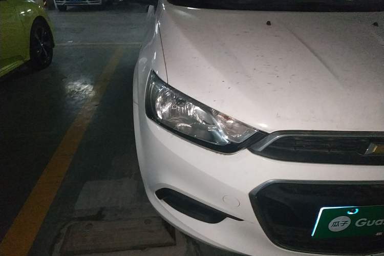 Used Chevrolet Aveo Sonic 2014 Sedan 1.4SL AT Fashion Edition Right Front Headlight