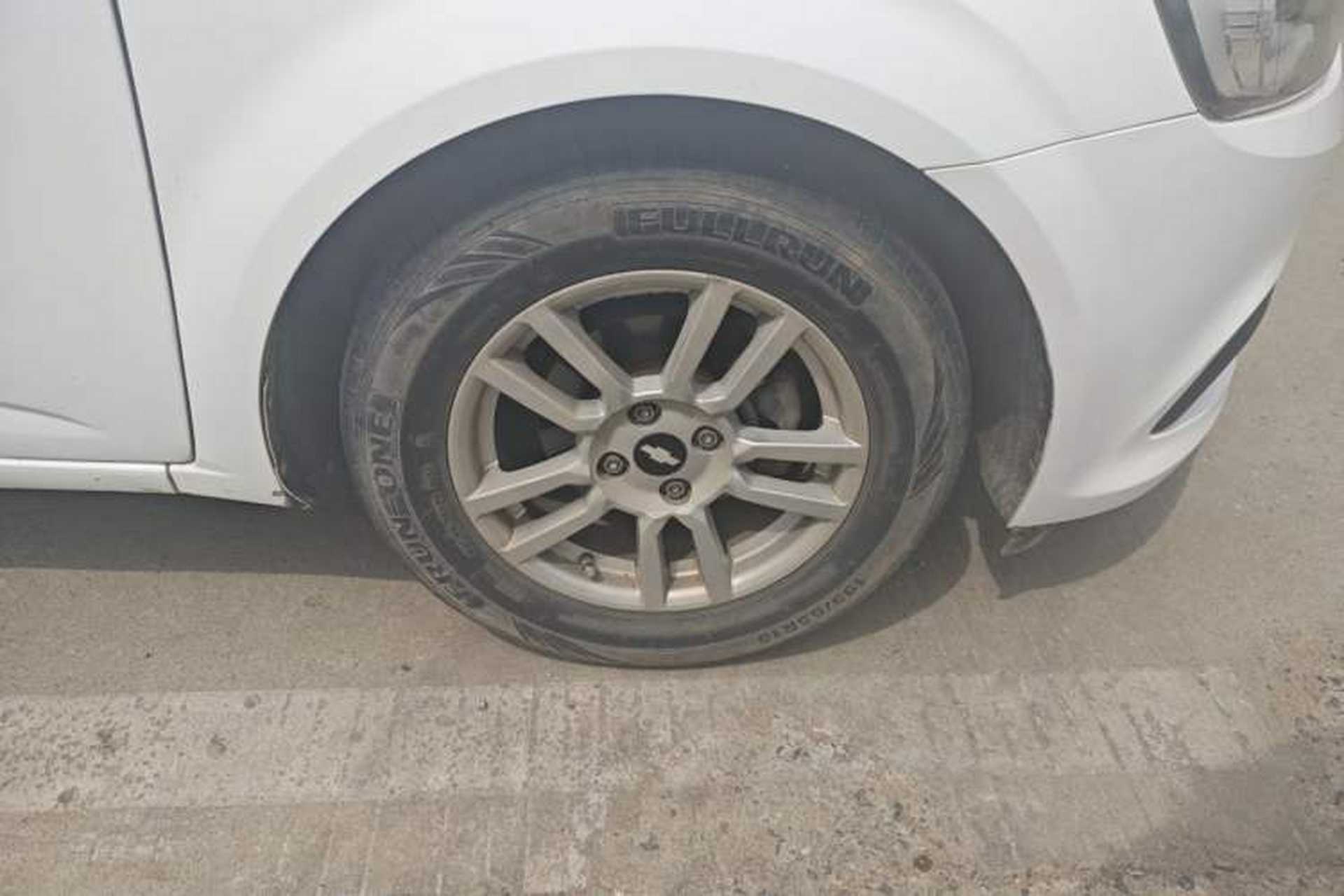 Used Chevrolet Aveo Sonic 2014 Sedan 1.4 SL MT Comfort Edition Right Front Wheel Hub