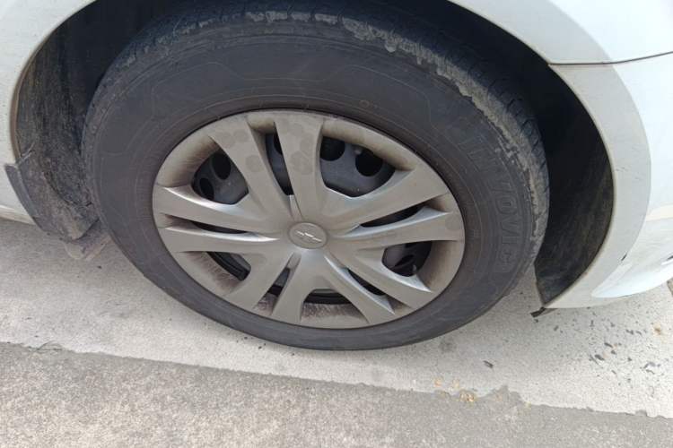 Used Chevrolet Aveo Sonic 2014 Sedan 1.4SL AT Fashion Edition Right Front Wheel Hub