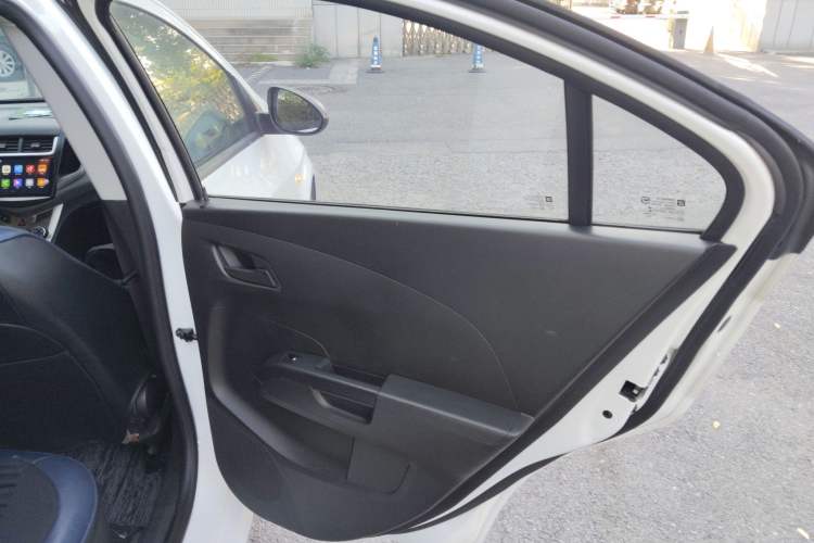 Used Chevrolet Aveo Sonic 2014 Sedan 1.4 SL MT Comfort Edition Right Rear Door Interior
