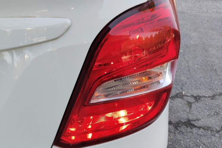 Used Chevrolet Aveo Sonic 2014 Sedan 1.4 SL MT Comfort Edition Right Rear Taillight