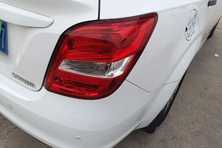 Used Chevrolet Aveo Sonic 2014 Sedan 1.4SL AT Stylish Sunroof Edition Right Rear Taillight