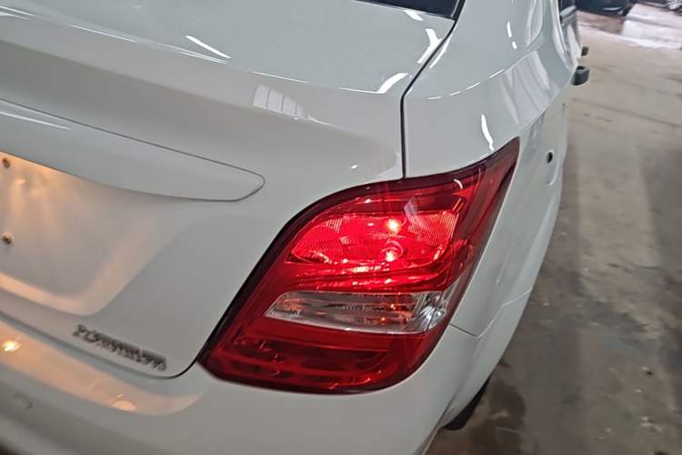 Used Chevrolet Aveo Sonic 2014 Sedan 1.4SL AT Fashion Edition Right Rear Taillight
