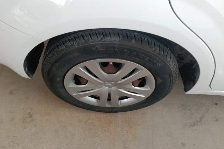 Used Chevrolet Aveo Sonic 2014 Sedan 1.4SL MT Comfort Edition Right Rear Wheel Hub