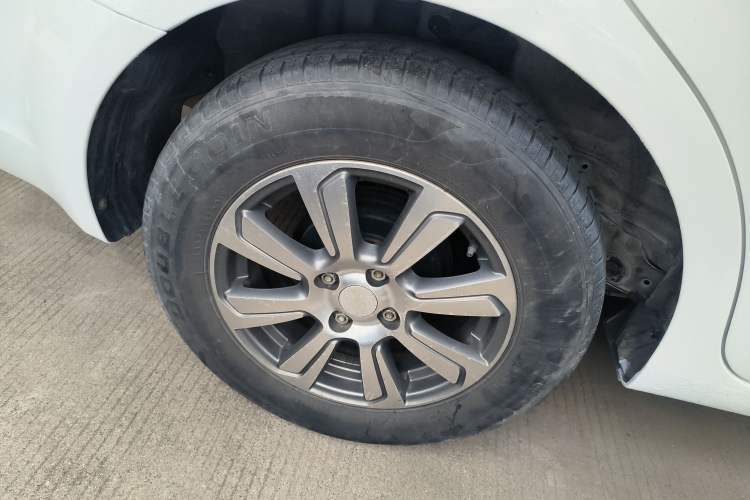 Used Chevrolet Aveo Sonic 2014 Sedan 1.4SL MT Comfort Edition Right Rear Wheel Hub