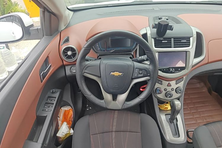 Used Chevrolet Aveo Sonic 2014 Hatchback 1.6 SX AT Fashion Edition Steering Wheel