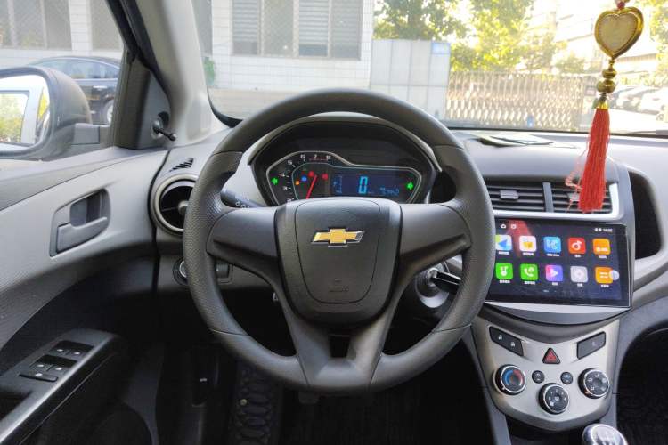 Used Chevrolet Aveo Sonic 2014 Sedan 1.4 SL MT Comfort Edition Steering Wheel