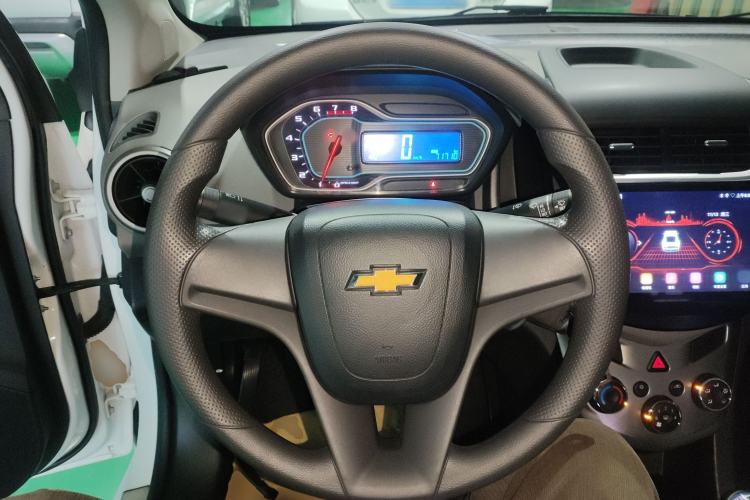 Used Chevrolet Aveo Sonic 2014 Sedan 1.4SL MT Comfort Edition Steering Wheel