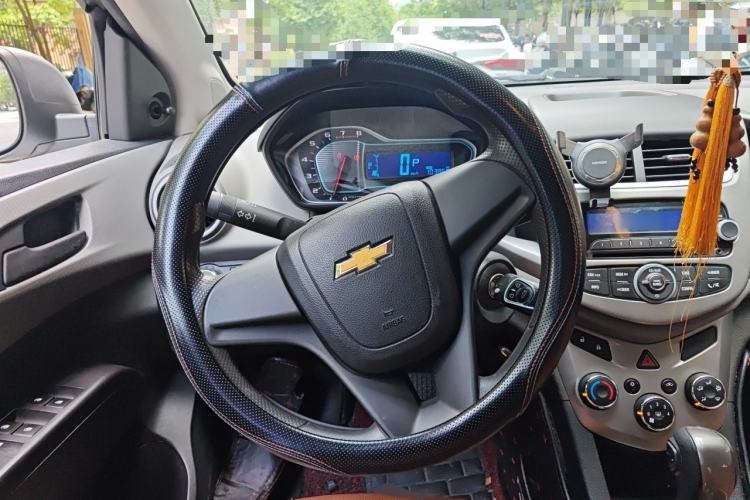 Used Chevrolet Aveo Sonic 2014 Sedan 1.4SL AT Fashion Edition Steering Wheel