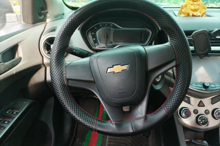 Used Chevrolet Aveo Sonic 2014 Sedan 1.4 SL MT Comfort Edition Steering Wheel