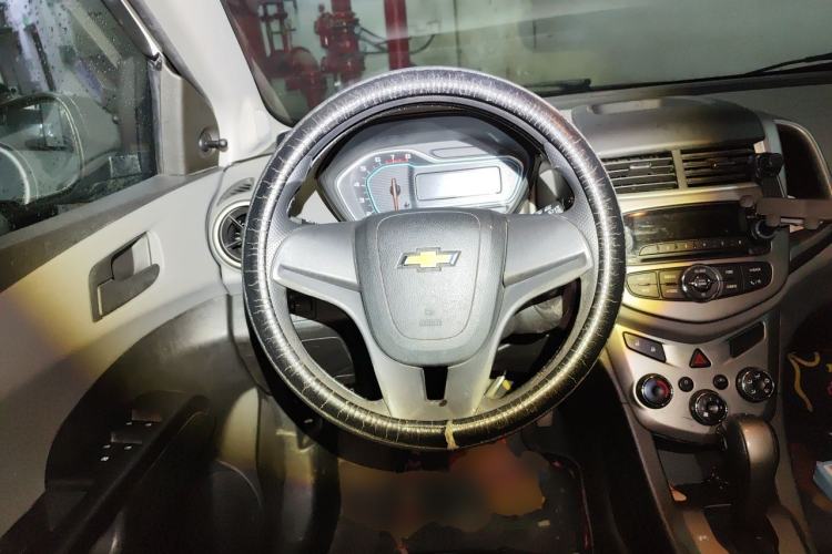 Used Chevrolet Aveo Sonic 2014 Hatchback 1.4SL AT Fashion Edition Steering Wheel