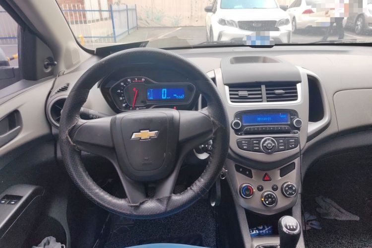 Used Chevrolet Aveo Sonic 2014 Sedan 1.4SL MT Comfort Edition Steering Wheel