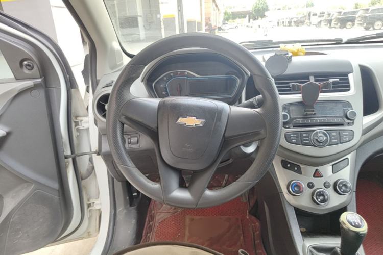 Used Chevrolet Aveo Sonic 2014 Sedan 1.4 SL MT Comfort Edition Steering Wheel