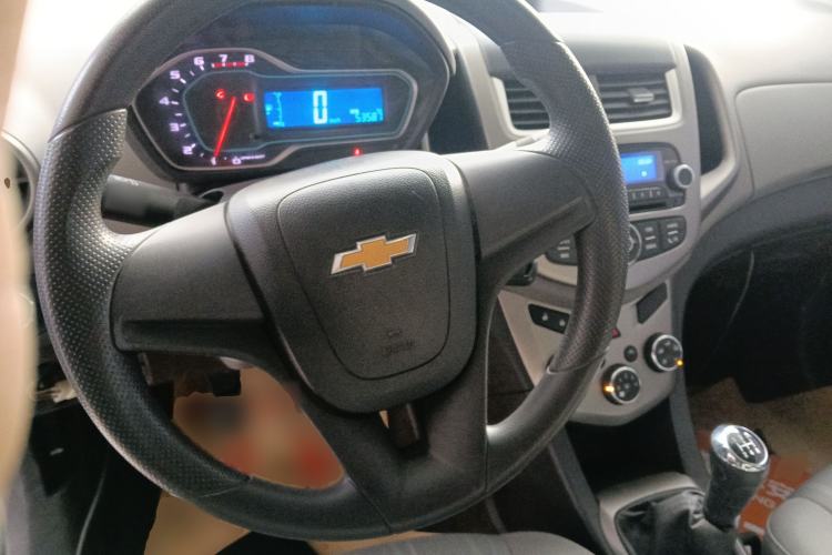 Used Chevrolet Aveo Sonic 2014 Sedan 1.4SL MT Comfort Edition Steering Wheel