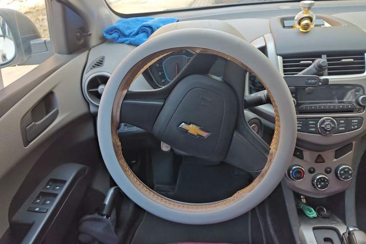 Used Chevrolet Aveo Sonic 2014 Sedan 1.4SL AT Fashion Edition Steering Wheel