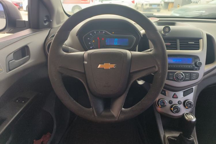 Used Chevrolet Aveo Sonic 2014 Sedan 1.4SL MT Comfort Edition Steering Wheel
