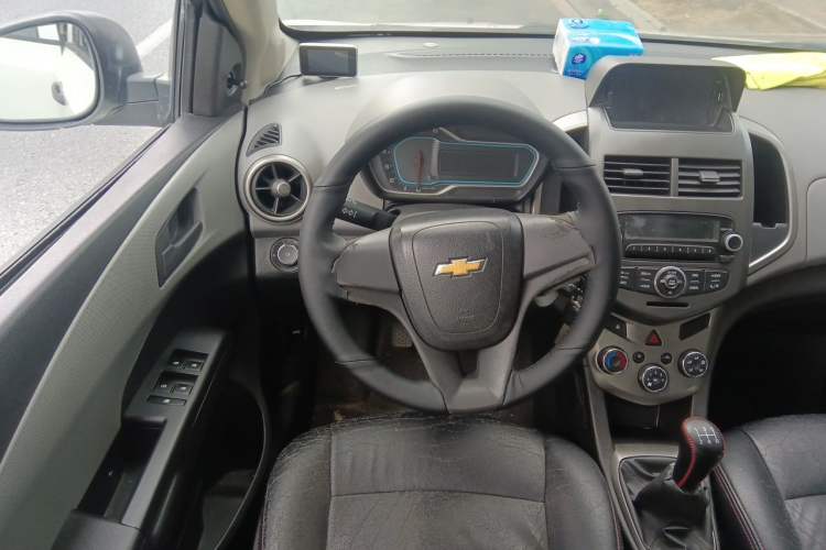 Used Chevrolet Aveo Sonic 2014 Sedan 1.4 SL MT Comfort Edition Steering Wheel