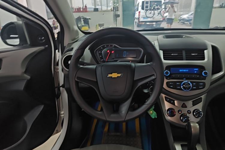Used Chevrolet Aveo Sonic 2014 Sedan 1.4SL AT Fashion Edition Steering Wheel