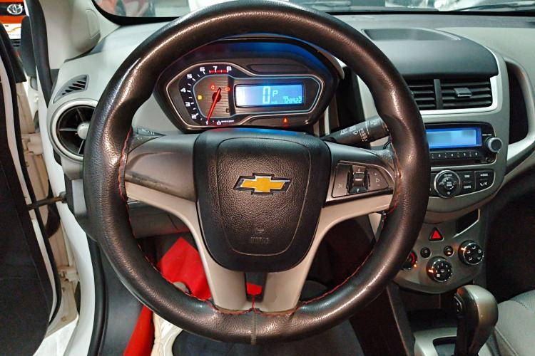 Used Chevrolet Aveo Sonic 2014 Hatchback 1.4SE AT Comfort Edition Steering Wheel