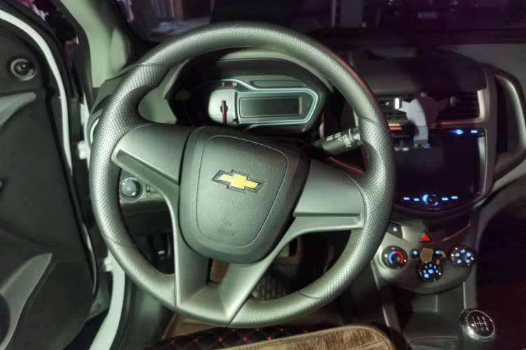 Used Chevrolet Aveo Sonic 2014 Hatchback 1.4SL MT Comfort Edition Steering Wheel