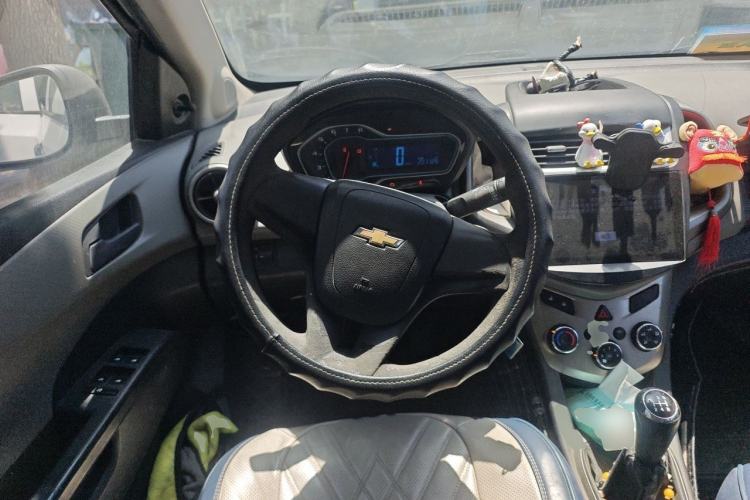 Used Chevrolet Aveo Sonic 2014 Sedan 1.4SL MT Comfort Edition Steering Wheel