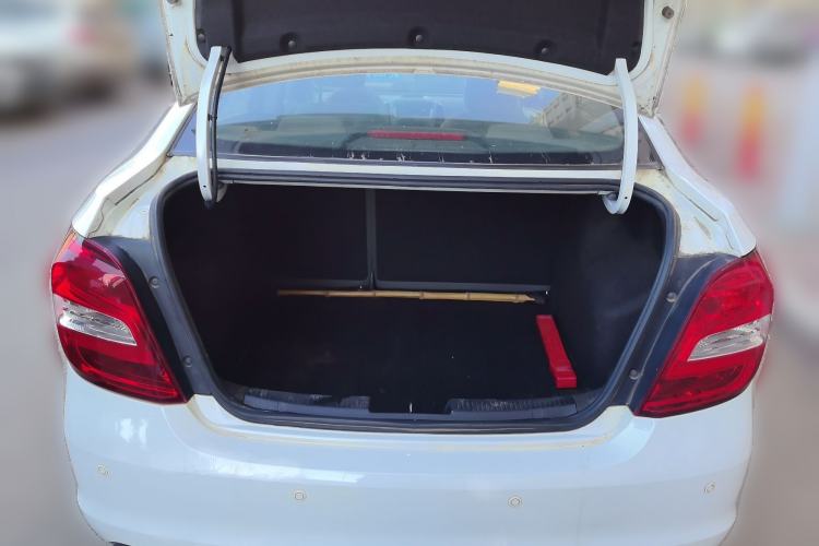 Used Chevrolet Aveo Sonic 2014 Sedan 1.4SL MT Comfort Edition Trunk