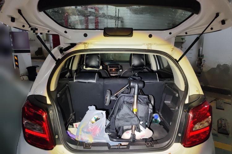 Used Chevrolet Aveo Sonic 2014 Hatchback 1.4SL AT Fashion Edition Trunk