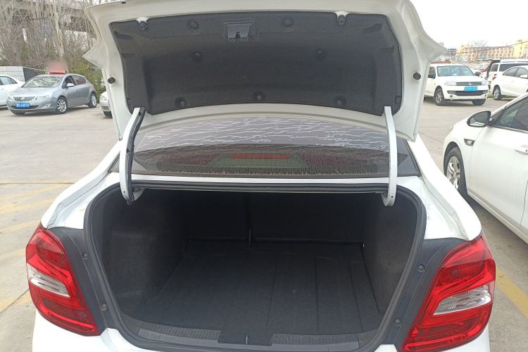 Used Chevrolet Aveo Sonic 2014 Sedan 1.4SL AT Stylish Sunroof Edition Trunk