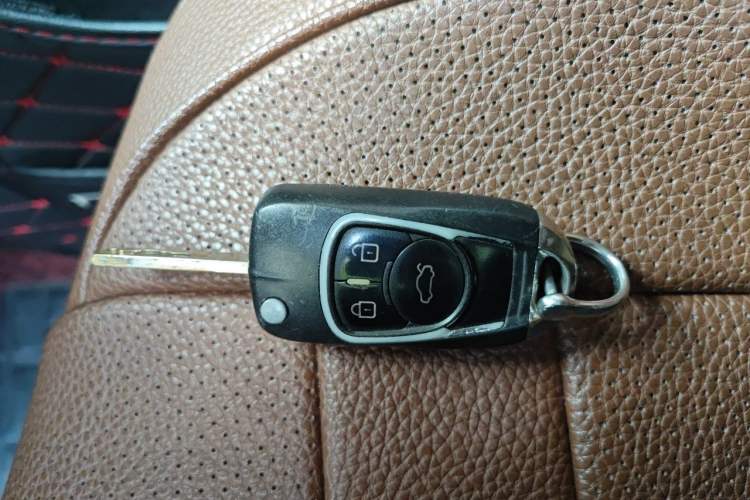 Used Chevrolet Aveo Sonic 2014 Sedan 1.4SL AT Fashion Edition Vehicle Key