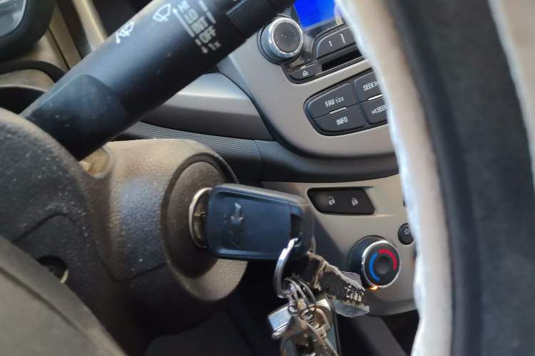 Used Chevrolet Aveo Sonic 2014 Sedan 1.4SL MT Comfort Edition Vehicle Key