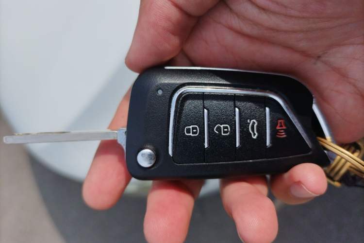 Used Chevrolet Aveo Sonic 2014 Sedan 1.4 SL MT Comfort Edition Vehicle Key