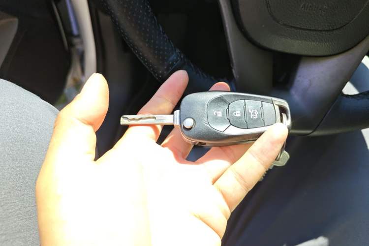 Used Chevrolet Aveo Sonic 2014 Sedan 1.4SE AT Comfort Edition Vehicle Key
