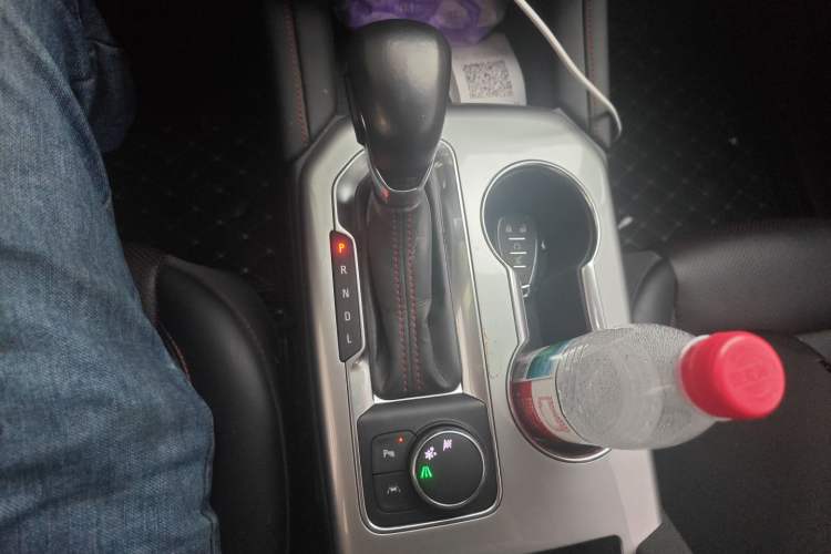 Used Chevrolet Blazer 2020 Redline 650T 7-Seater Ting Edition Gear Lever