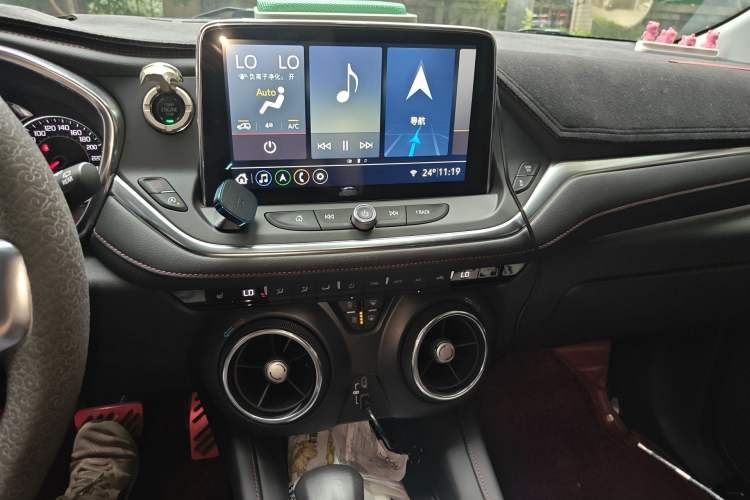 Used Chevrolet Blazer 2020 Redline 650T 7-Seater Ting Edition Audio And AC Panel