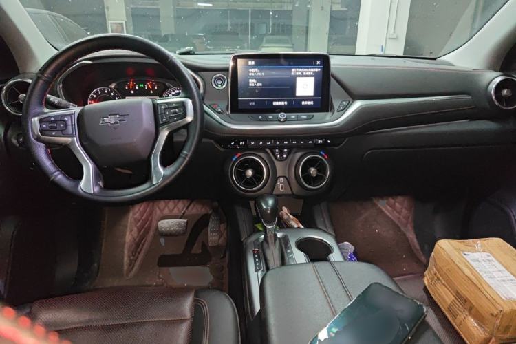 Used Chevrolet Blazer 2020 Redline 650T 7-Seater Ting Edition Center Console