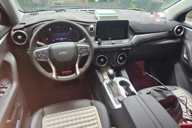 Used Chevrolet Blazer 2020 Redline 650T 7-Seater Ting Edition Center Console