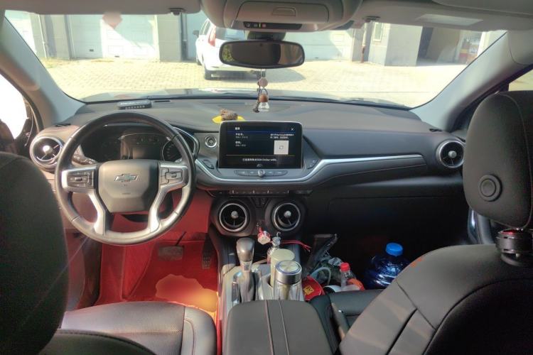 Used Chevrolet Blazer 2020 Redline 650T 7-Seater Ting Edition Center Console