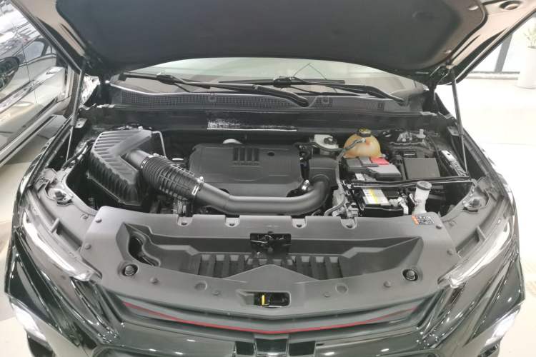 Used Chevrolet Blazer 2020 Redline 650T 7-Seater Ting Edition Engine Bay