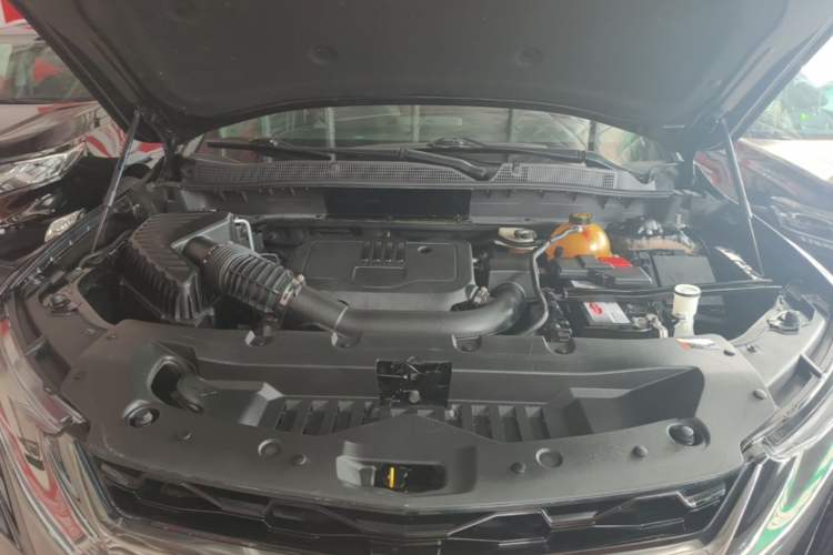 Used Chevrolet Blazer 2020 RS 650T 4x4 7-Seater Hardcore Edition Engine Bay