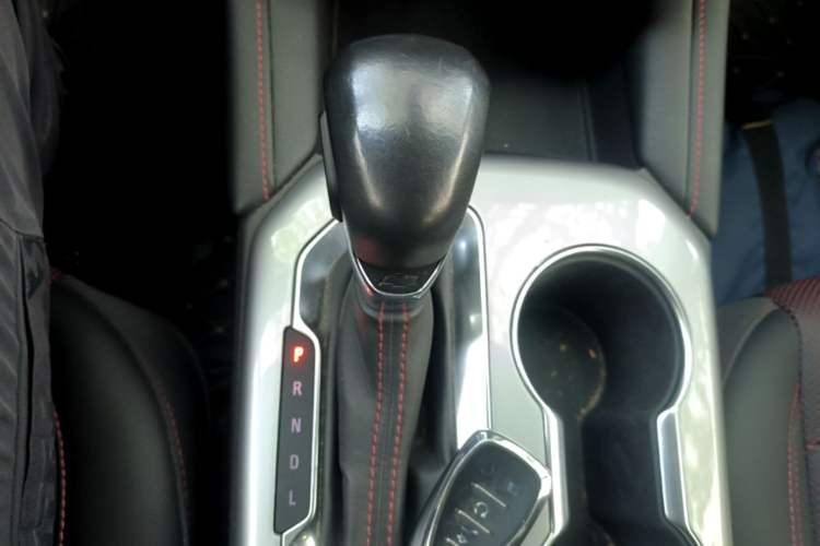 Used Chevrolet Blazer 2020 Redline 650T 7-Seater Ting Edition Gear Lever