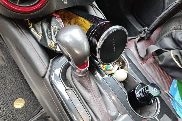 Used Chevrolet Blazer 2020 RS 650T 4x4 7-Seater Hardcore Edition Gear Lever