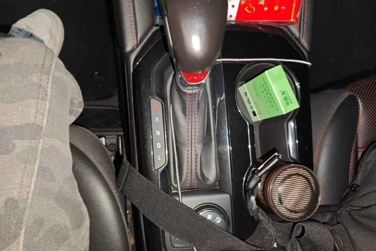 Used Chevrolet Blazer 2020 RS 650T Twin-Clutch All-Wheel Drive 7-Seater Top-Grade Version Gear Lever