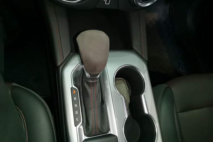 Used Chevrolet Blazer 2020 Redline 650T 7-Seater Ting Edition Gear Lever