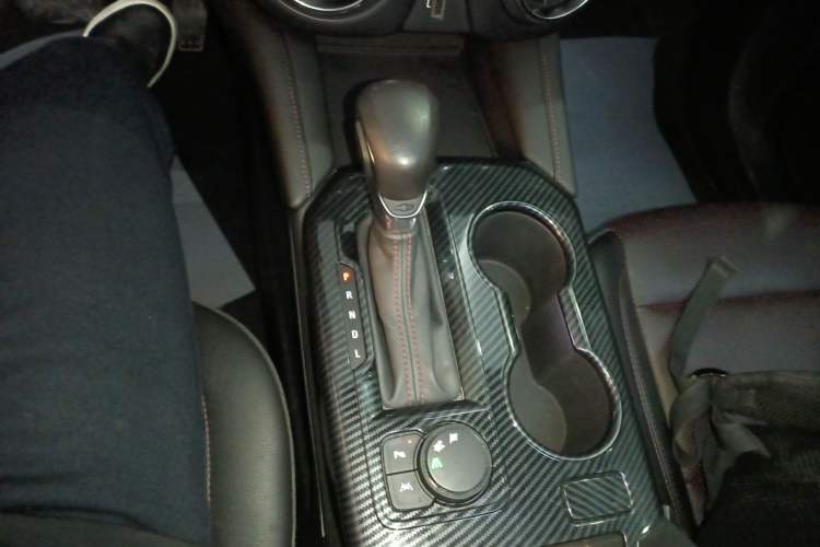Used Chevrolet Blazer 2020 Redline 650T 7-Seater Ting Edition Gear Lever