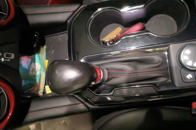 Used Chevrolet Blazer 2020 RS 650T Twin-Clutch All-Wheel Drive 7-Seater Top-Grade Version Gear Lever