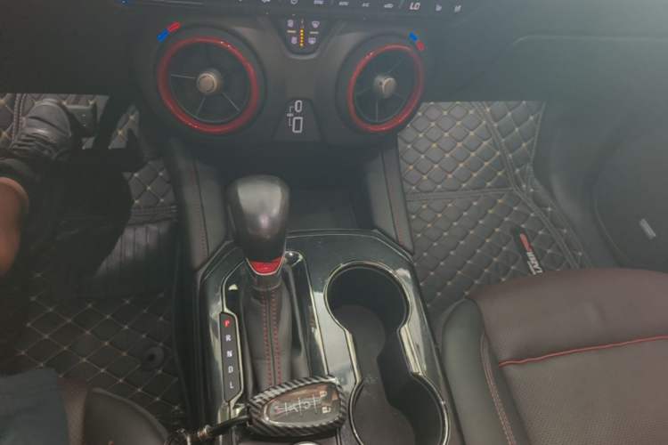 Used Chevrolet Blazer 2020 RS 650T Twin-Clutch All-Wheel Drive 7-Seater Top-Grade Version Gear Lever