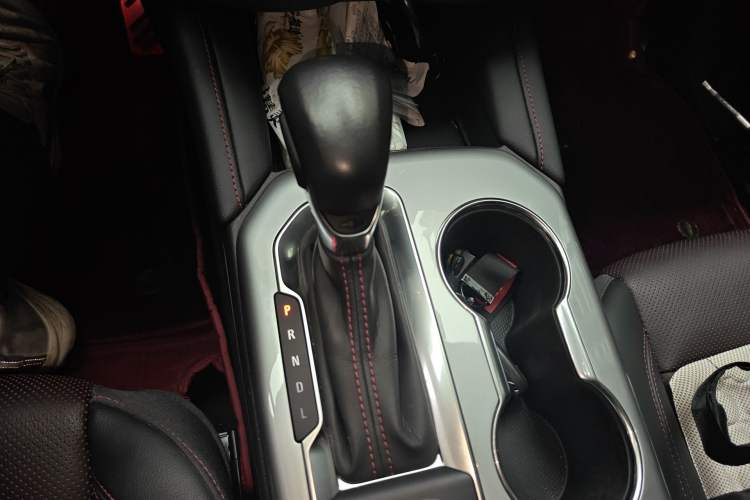 Used Chevrolet Blazer 2020 Redline 650T 7-Seater Ting Edition Gear Lever