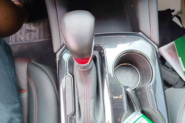 Used Chevrolet Blazer 2020 RS 650T Twin-Clutch All-Wheel Drive 7-Seater Top-Grade Version Gear Lever