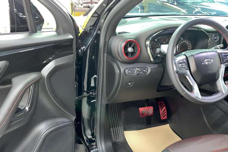 Used Chevrolet Blazer 2020 RS 650T 4x4 7-Seater Hardcore Edition Interior 2