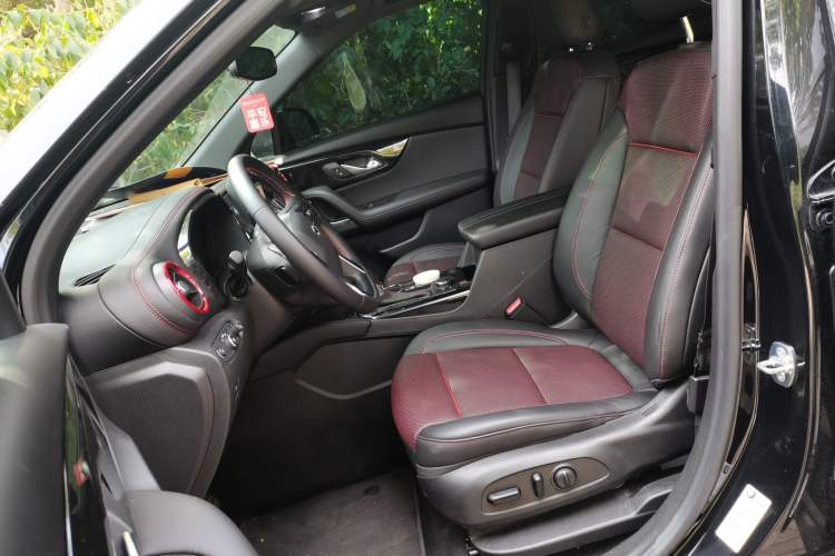 Used Chevrolet Blazer 2020 RS 650T 4x4 7-Seater Hardcore Edition Left Front Seat